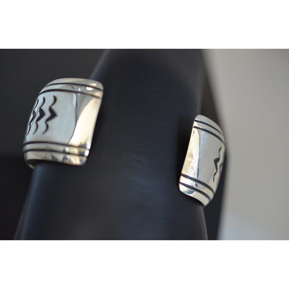 Thomas & Rose Singer Navajo Sterling 37g Petroglyph Cuff Bracelet - Picture 3 of 4